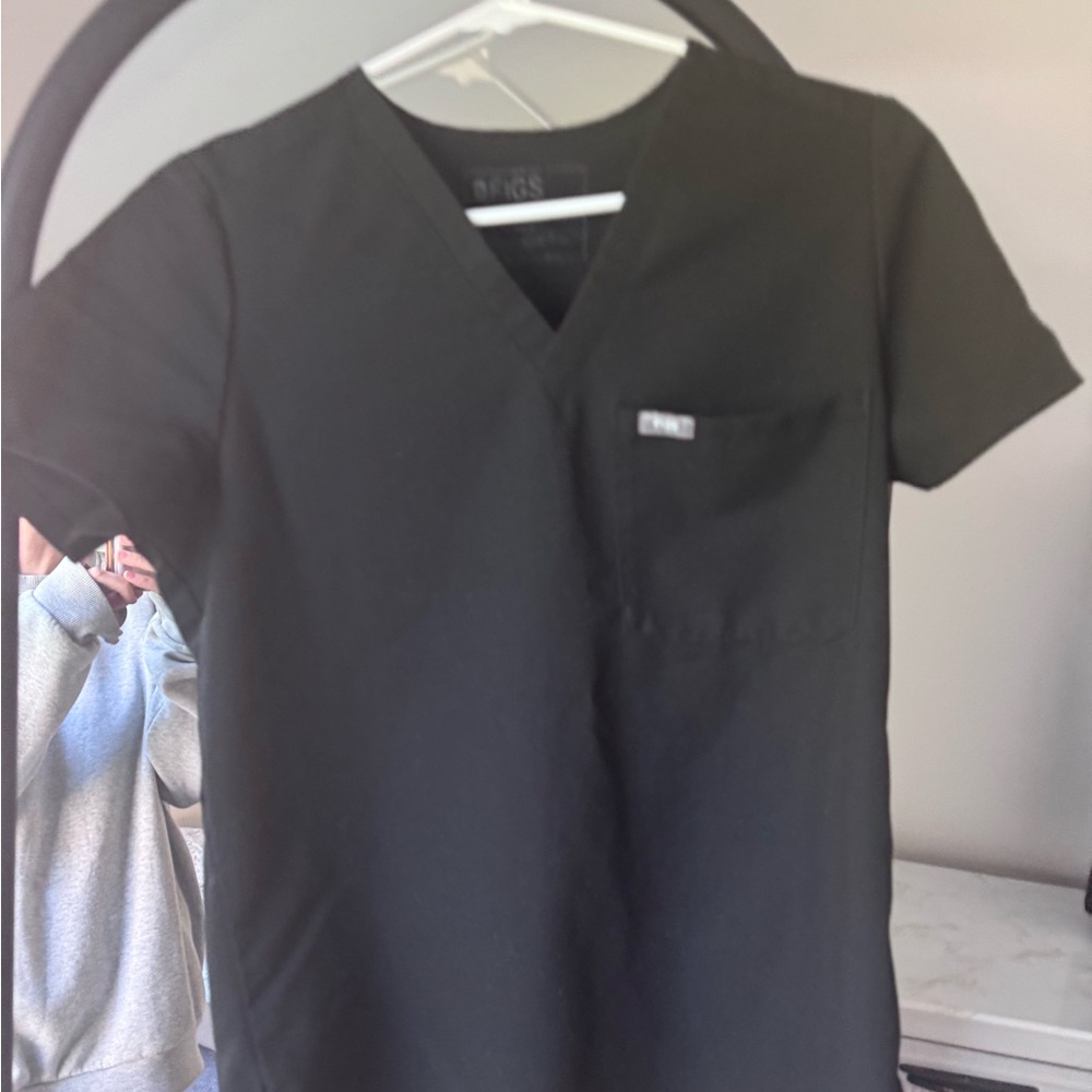 Women’s XS FIGS SCRUB TOP